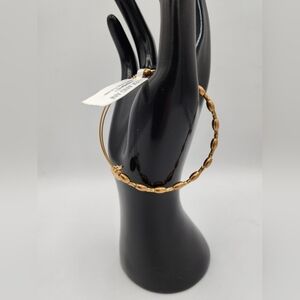 NWT Alex And Ani Bracelet. Beautiful Goldtone Elongated Bead Design